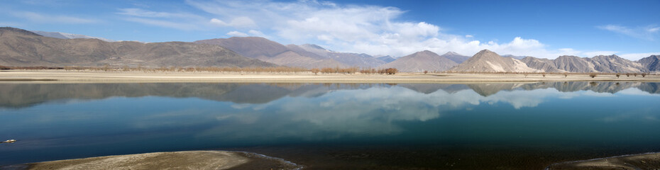 Yamdrok lake, Tibet