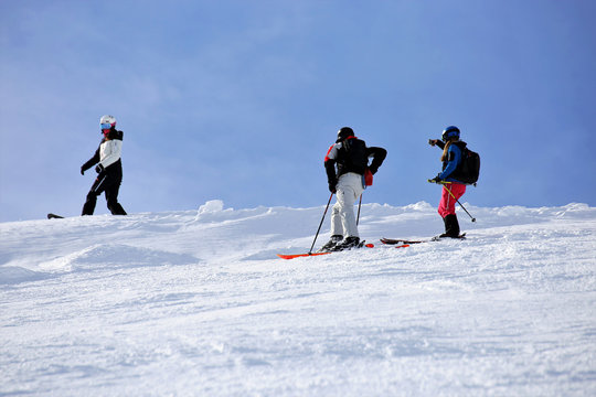 Skifahrer auf der Piste
