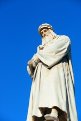 Fototapeta premium Monument to Leonardo Da Vinci