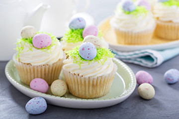 Easter vanilla cupcakes with cream cheese frosting