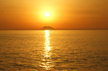 COUCHE DE SOLEIL STROMBOLI  CALABRE ITALIE