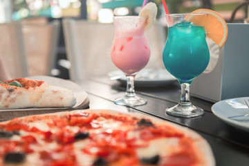 delicious pizza street cafe