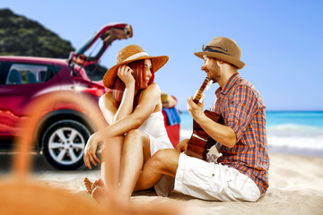 two lovers and beach 