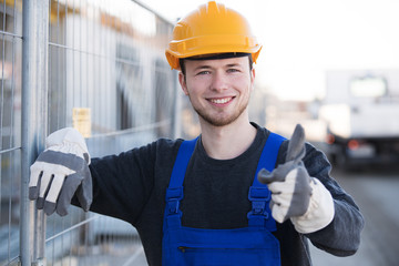 Handwerker, Bauarbeiter auf einer Baustelle 
