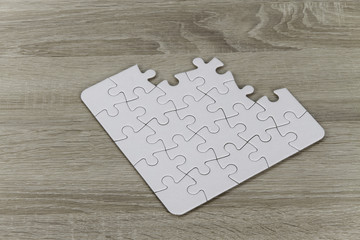 Step by step to complete a white puzzle