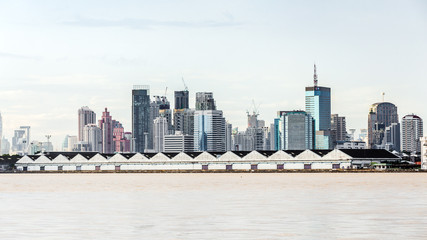 Obraz premium Beauty cityscape riverside of the building consrtuction image bangkok thailand