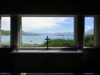 NZ　テカポ湖　教会からの風景