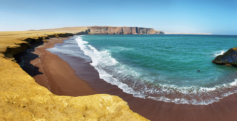 Red sand beach of Paracas National Reserve in Peru © estivillml