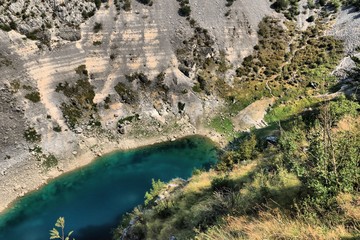 Fototapeta na wymiar the blue lake in Imotski, Croatia