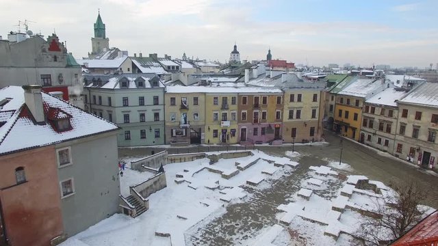 Lublin - stare miasto z lotu ptaka. Zima w Lublinie. Przelot nad placem Po Farze i starym miastem.