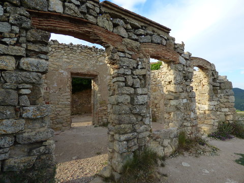 La Musara​ o La Mussara, pueblo despoblado de Tarragona (Cataluña,España) en Vilaplana, en la comarca  del Bajo Campo 