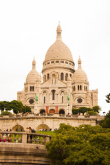 Fototapeta na wymiar Montmartre white church
