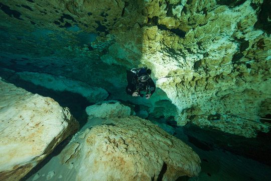 divers underwater caves diving Ginnie Springs Florida USA