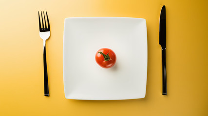 Raw Food Diet - Tomato on a Plate