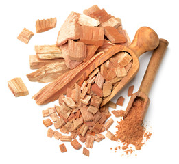 sandalwood slice and powder in the scoop, top view