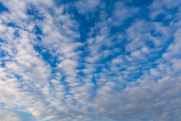Himmel mit Wolken