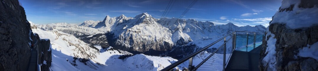 Fototapeta na wymiar Panorámica Alpes. Alps Panoramic, From Schilthorn, Switzerland. Suiza