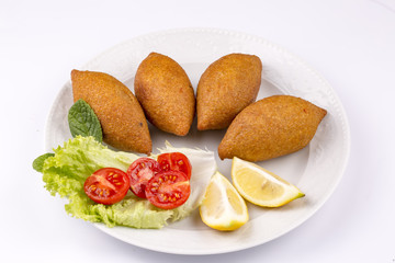 Geleneksel Türk Yemekleri; İçli Köfte 