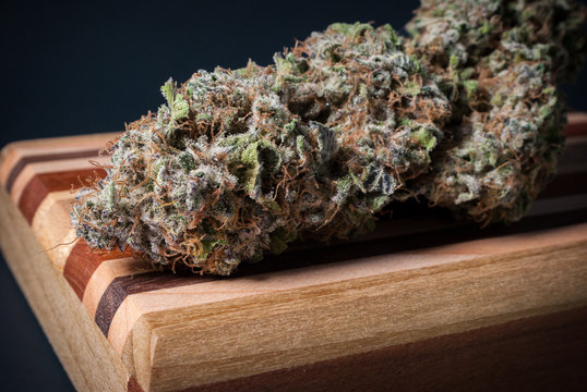 Cannabis Bud - Strain: Electric Kool-Aid