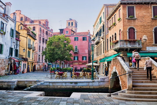 Fototapeta Venedig, Piazza am Kanal