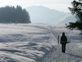 Wanderung im Schnee Ferien Urlaub Winter Freiheit geniessen