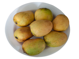 Yellow mango. (clipping path)