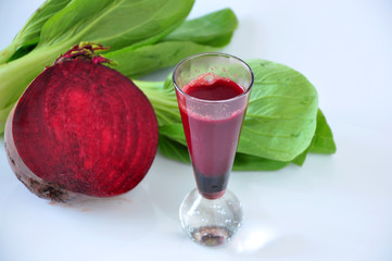 Raw Beetroot with Shot of Beetroot Juice