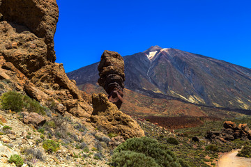 Fototapeta na wymiar The Roque Cinchado, a unique rock formation and an emblematic of the island of Tenerife located near Teide Volcano (Canary Islands, Spain)