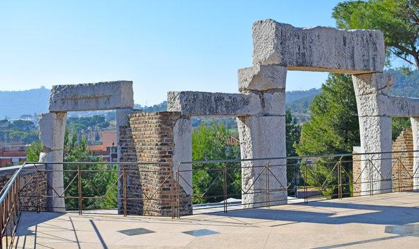 Cripta de la Col&ograve;nia G&uuml;ell, en provincia de Barcelona
