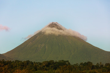 Fototapeta premium Arenal volcano