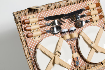 Wicker hamper with kitchenware set