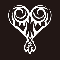 トライバルデザイン。ハートのデザイン。タトゥー、ステッカー用。