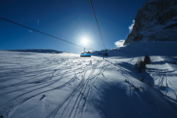 Obraz premium Sessellift im Winter in den Alpen