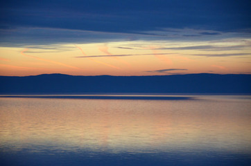 Tramonto sul lago di Neusiedl visto da Podersdorf am See in Austria
