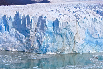 【アルゼンチンの世界遺産】ロス・グラシアレス国立公園のペリト・モレノ氷河
