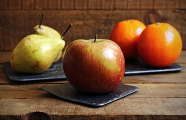 One apple, two pears and two oranges
