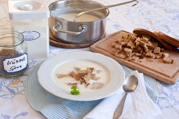 Salzburger Rahmsuppe