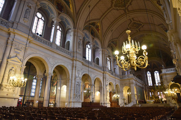 Nef de l'&eacute;glise de la Trinit&eacute; &agrave; Paris, France