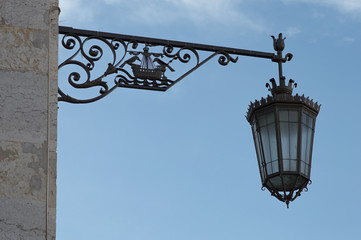 Fototapeta na wymiar old lamp in lisbona city