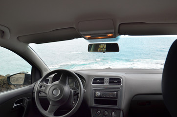 the view inside the empty car, the interior of the automobile