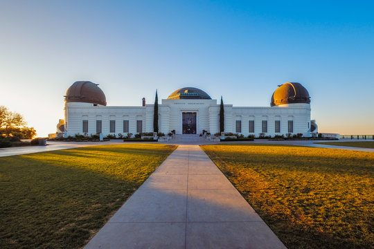 Landscape view of Griffith observatory in Los Angeles at sunrise