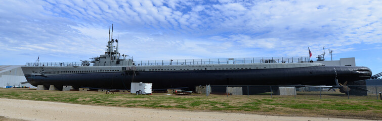 An American World War two submarine.

