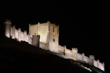 Castillo de Peñafiel en la Rivera del Duero