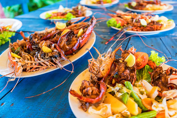 Tasty prepared lobsters and jumbo shrimps