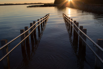 Fototapeta premium Brücke zu wasser