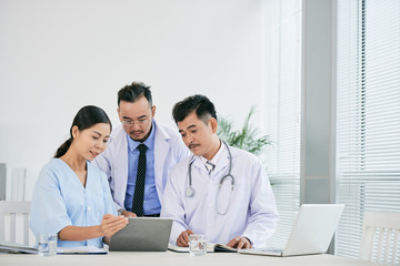 Fototapeta premium Meeting of medical workers