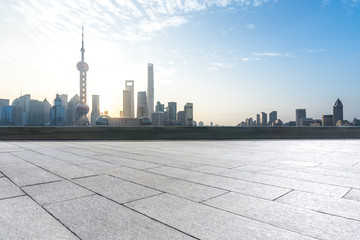 Obraz premium empty floor with cityscape