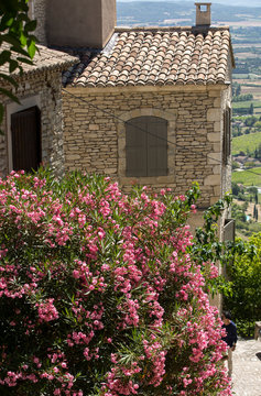  Typical old stone houses in Gordes village, Vaucluse, Provence, France