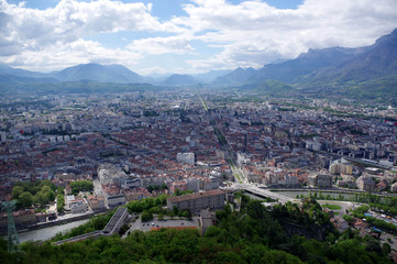 vue sur Grenoble depuis la bastille 