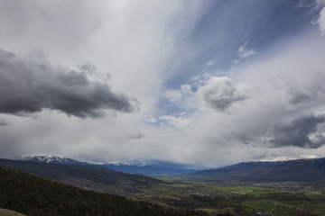 Fototapeta na wymiar Nubes de los Pirineos